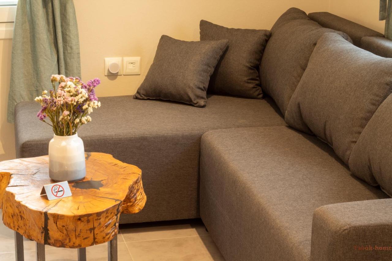 Tabak Home Sea Side Apartment Ханя Екстериор снимка